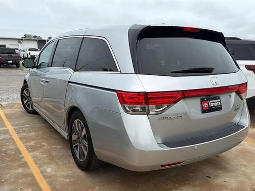 Alabaster Silver Metallic 2014 Honda Odyssey Touring