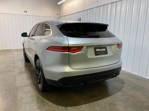 2019 Jaguar F-PACE 25t