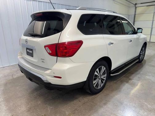 2018 Nissan Pathfinder SL