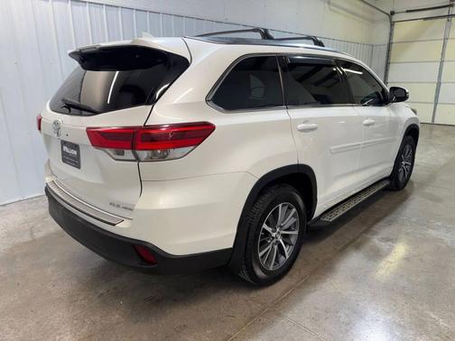 2018 Toyota Highlander SE