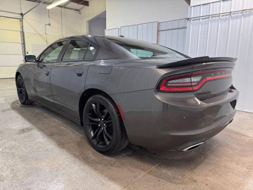 2016 Dodge Charger SE