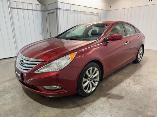 Sparkling Ruby Mica 2013 Hyundai SONATA SE