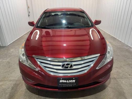 Sparkling Ruby Mica 2013 Hyundai SONATA SE