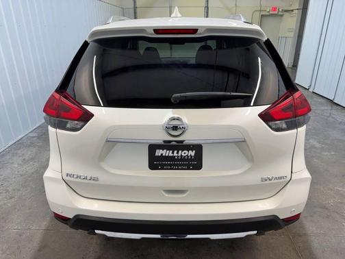 Pearl White Tricoat 2020 Nissan Rogue SV
