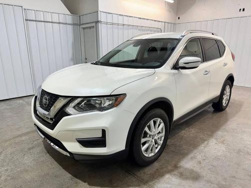 Pearl White Tricoat 2020 Nissan Rogue SV