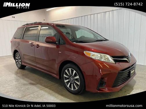 2019 Toyota Sienna LE