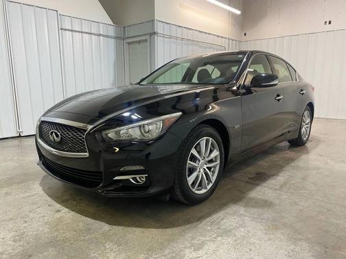2017 INFINITI Q50 Base