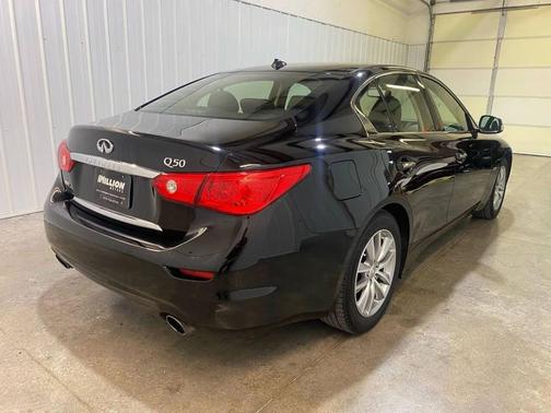 2017 INFINITI Q50 Base