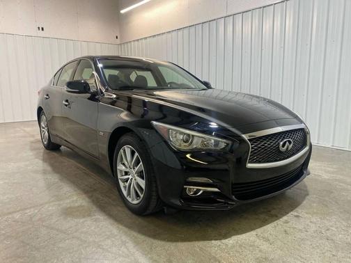 2017 INFINITI Q50 Base