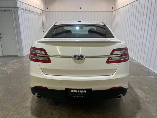 2017 Ford Taurus Limited