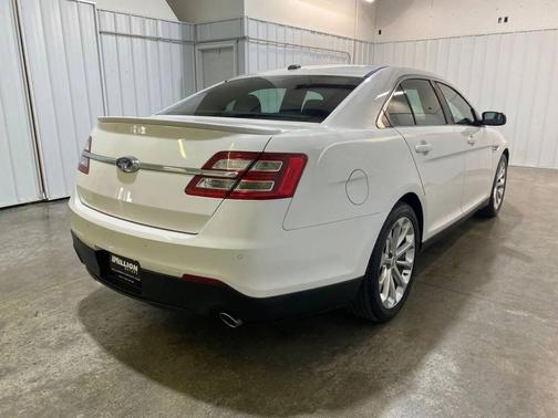 2017 Ford Taurus Limited
