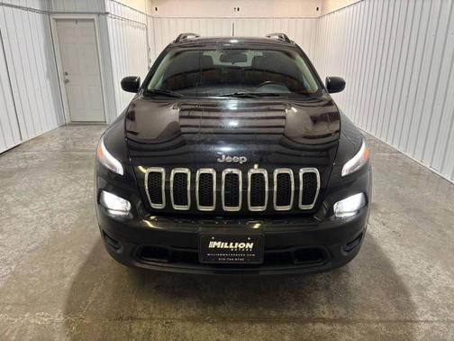 2017 Jeep Cherokee Sport