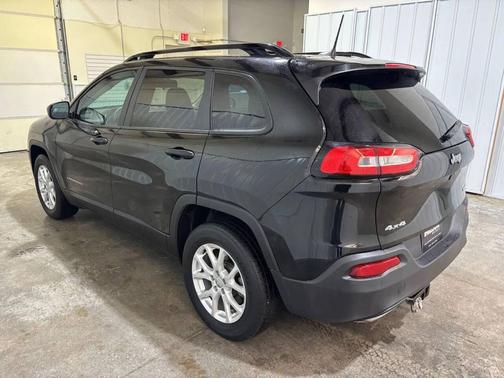 2017 Jeep Cherokee Sport