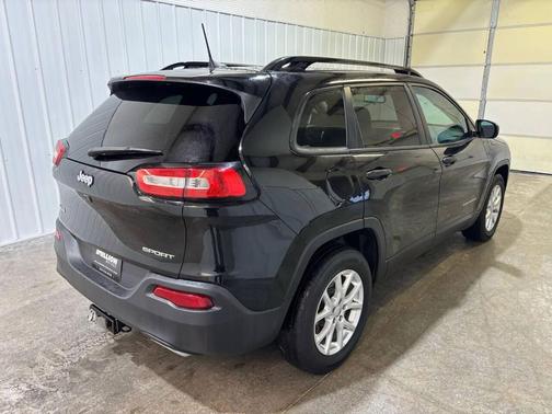 2017 Jeep Cherokee Sport