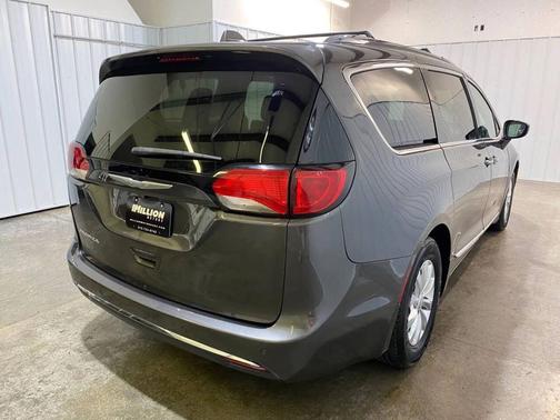 2018 Chrysler Pacifica Touring-L