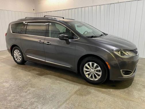 2018 Chrysler Pacifica Touring-L