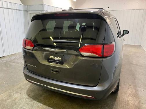 2018 Chrysler Pacifica Touring-L