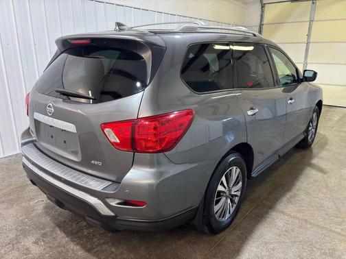2019 Nissan Pathfinder S