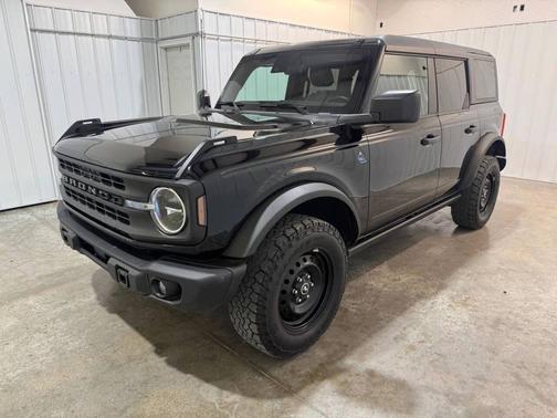 Shadow Black 2023 Ford Bronco Black Diamond