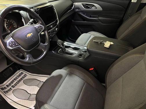 2021 Chevrolet Traverse LT Cloth