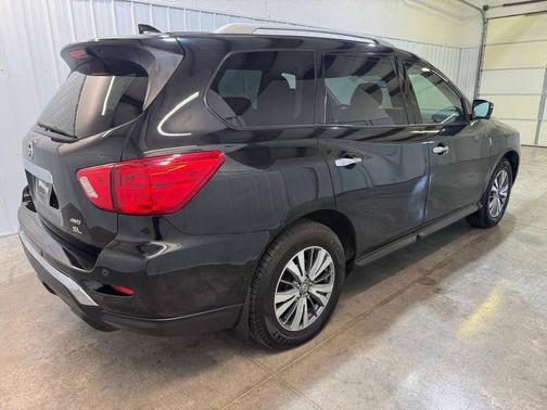 Magnetic Black Pearl 2020 Nissan Pathfinder SL 4WD