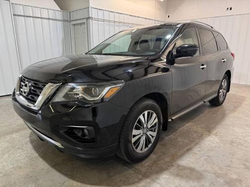 Magnetic Black Pearl 2020 Nissan Pathfinder SL 4WD