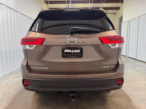 2017 Toyota Highlander SE