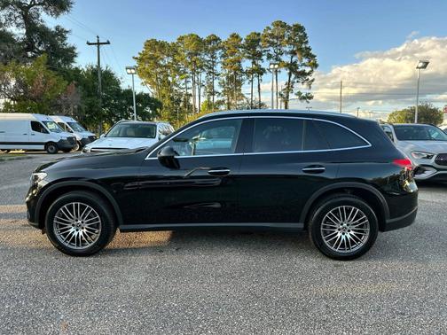 2024 Mercedes-Benz GLC 300 
