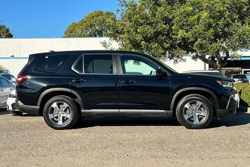 2023 Honda Pilot EX-L 8-Passenger