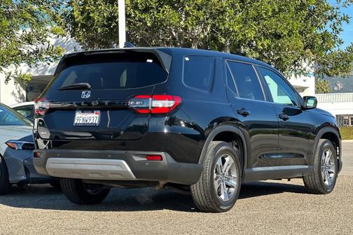 2023 Honda Pilot EX-L 8-Passenger