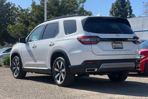2025 Honda Pilot Elite