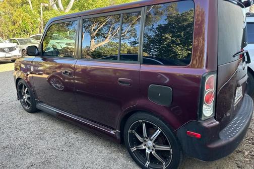 2005 Scion xB 