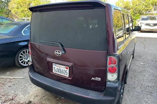 2005 Scion xB 