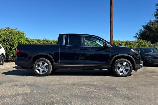 Crystal Black Pearl 2025 Honda Ridgeline RTL