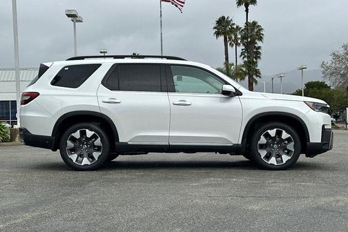 Platinum White Pearl 2026 Honda Pilot Elite