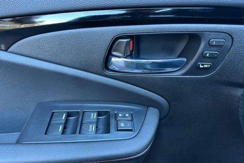 Crystal Black Pearl 2026 Honda Ridgeline Black Edition