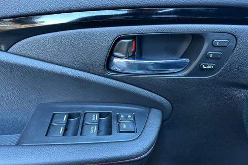 Crystal Black Pearl 2026 Honda Ridgeline Black Edition