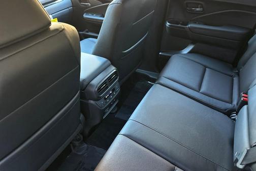 Crystal Black Pearl 2026 Honda Ridgeline Black Edition