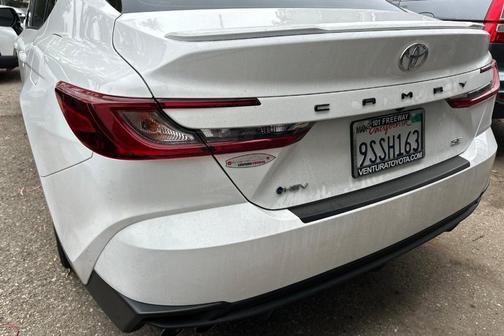 Ice 2025 Toyota Camry SE