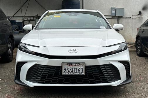 Ice 2025 Toyota Camry SE