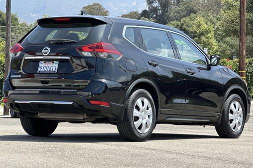 Magnetic Black 2019 Nissan Rogue S