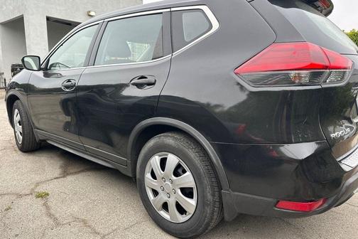 Magnetic Black 2019 Nissan Rogue S
