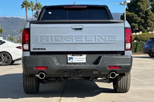 Sonic Gray Pearl 2026 Honda Ridgeline Black Edition