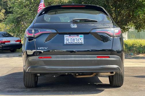 Crystal Black Pearl 2024 Honda HR-V LX