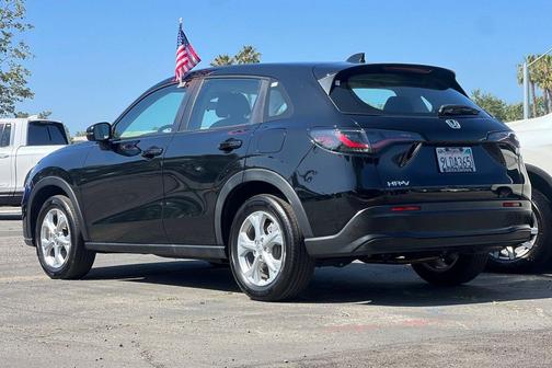 Crystal Black Pearl 2024 Honda HR-V LX