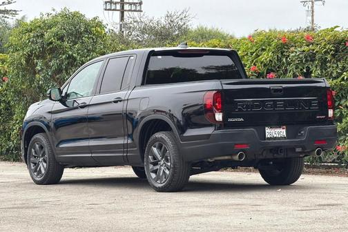 Crystal Black Pearl 2025 Honda Ridgeline Sport