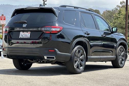 Crystal Black Pearl 2025 Honda Pilot Sport