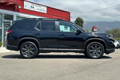 Crystal Black Pearl 2025 Honda Pilot Sport