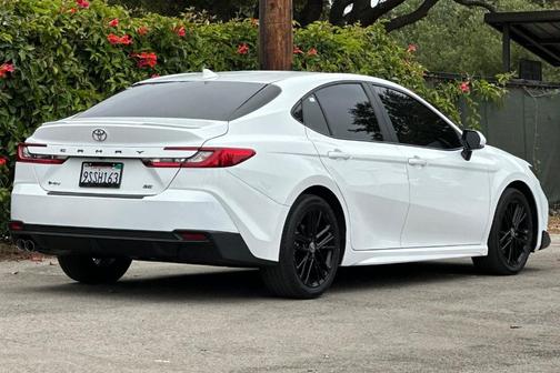 Ice 2025 Toyota Camry SE