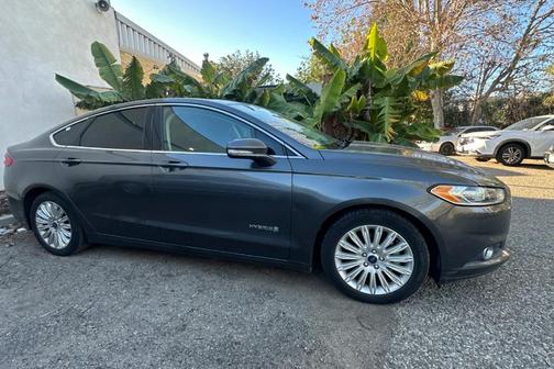 2015 Ford Fusion Hybrid SE